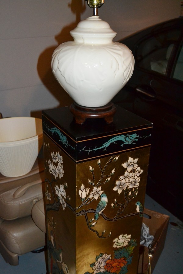 Gorgeous Asian pedestal with lamp (there's pair of them)