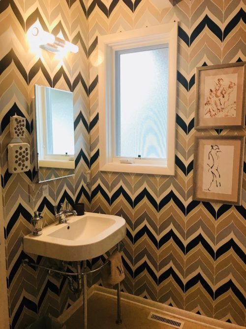 modern bathroom graphic wallpaper