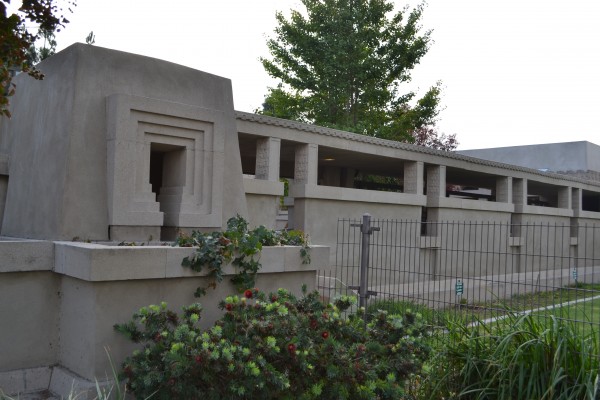 Frank Lloyd Wright, Hollyhock House