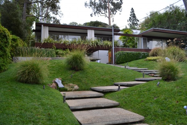 Neutra Exterior