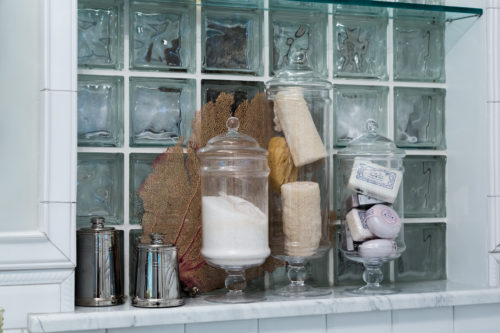 fan coral sea sponges bathtub vignette